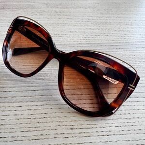 New Tiffany & Co Sunglasses TF4148 Habana/ Brown Gradient lens 80023B 54/17